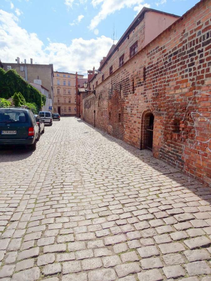 Mur 4 - Apartament Z Patio Торунь Экстерьер фото