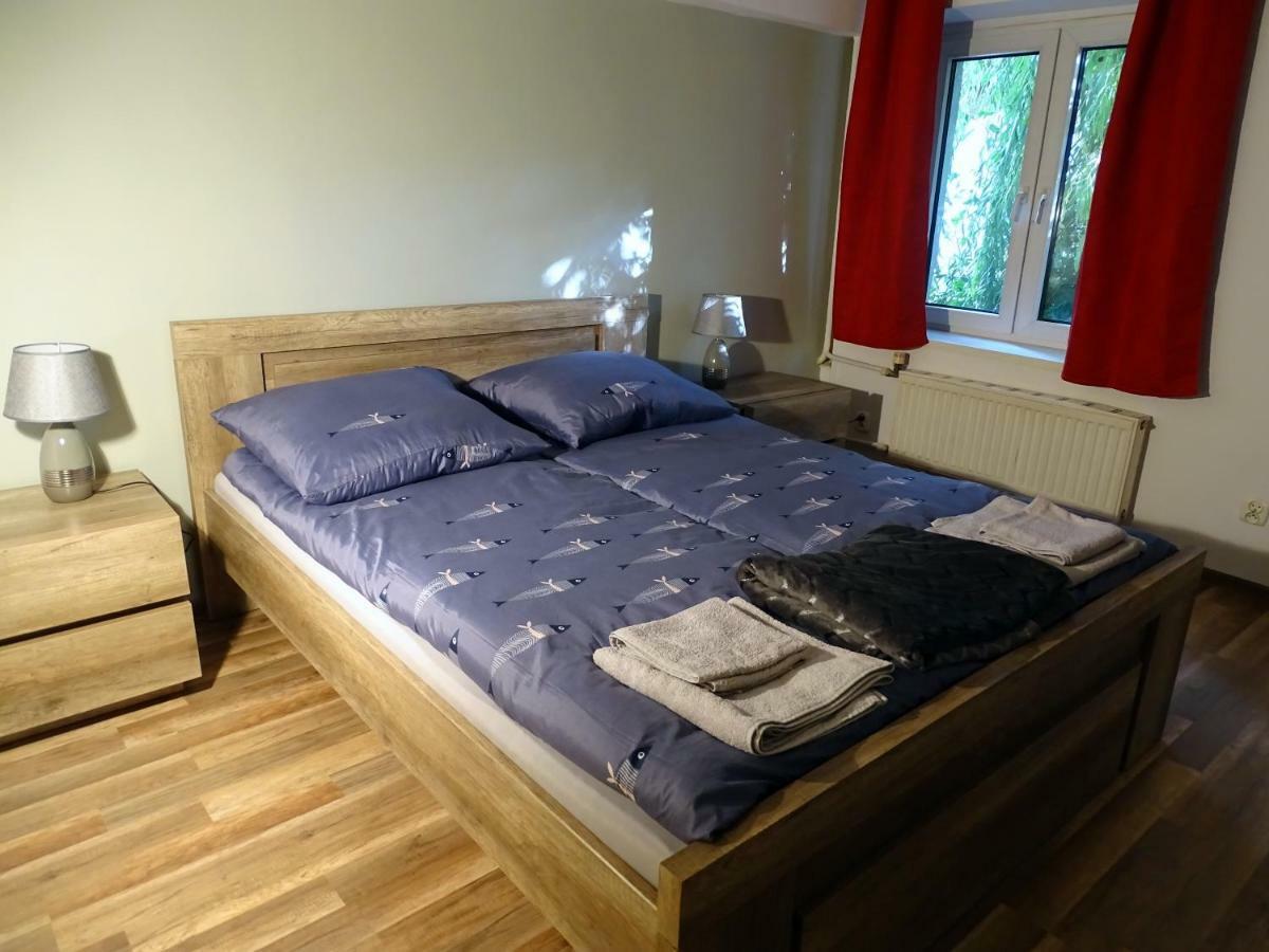 Mur 4 - Apartament Z Patio Торунь Экстерьер фото
